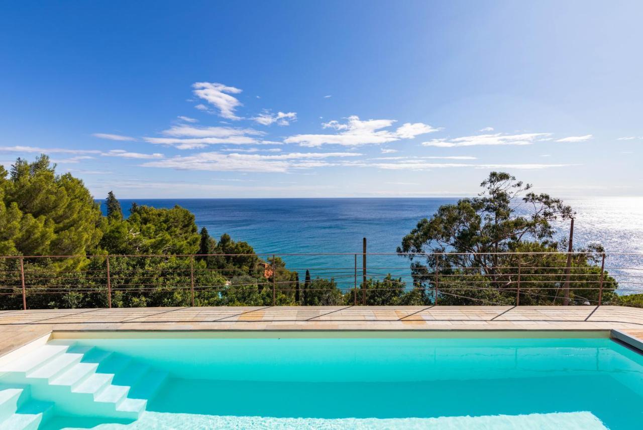 La Sterlizia Di Santa Croce Hotel Alassio Luaran gambar