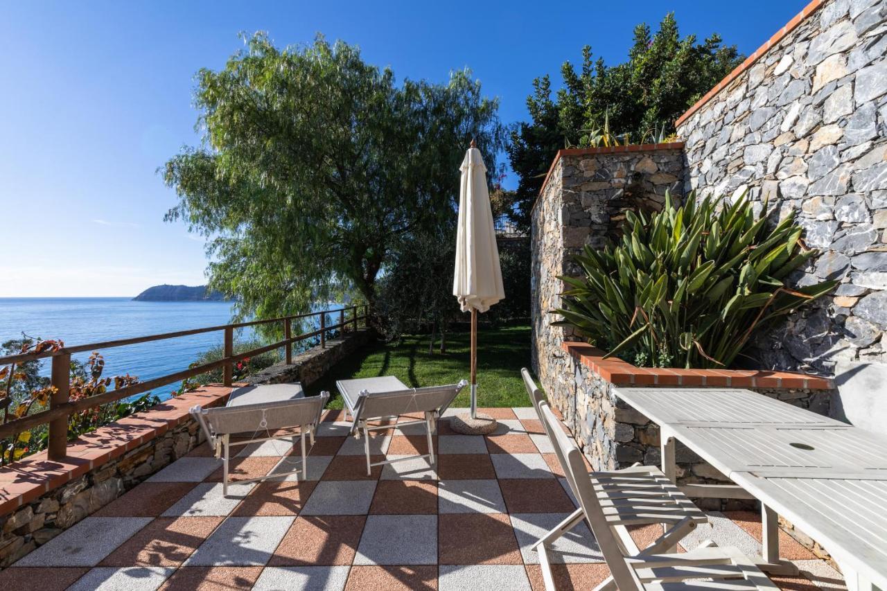 La Sterlizia Di Santa Croce Hotel Alassio Luaran gambar