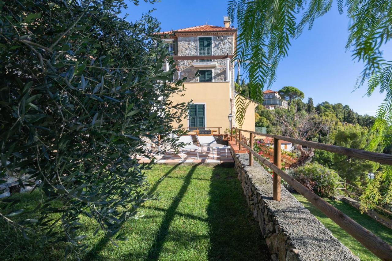 La Sterlizia Di Santa Croce Hotel Alassio Luaran gambar
