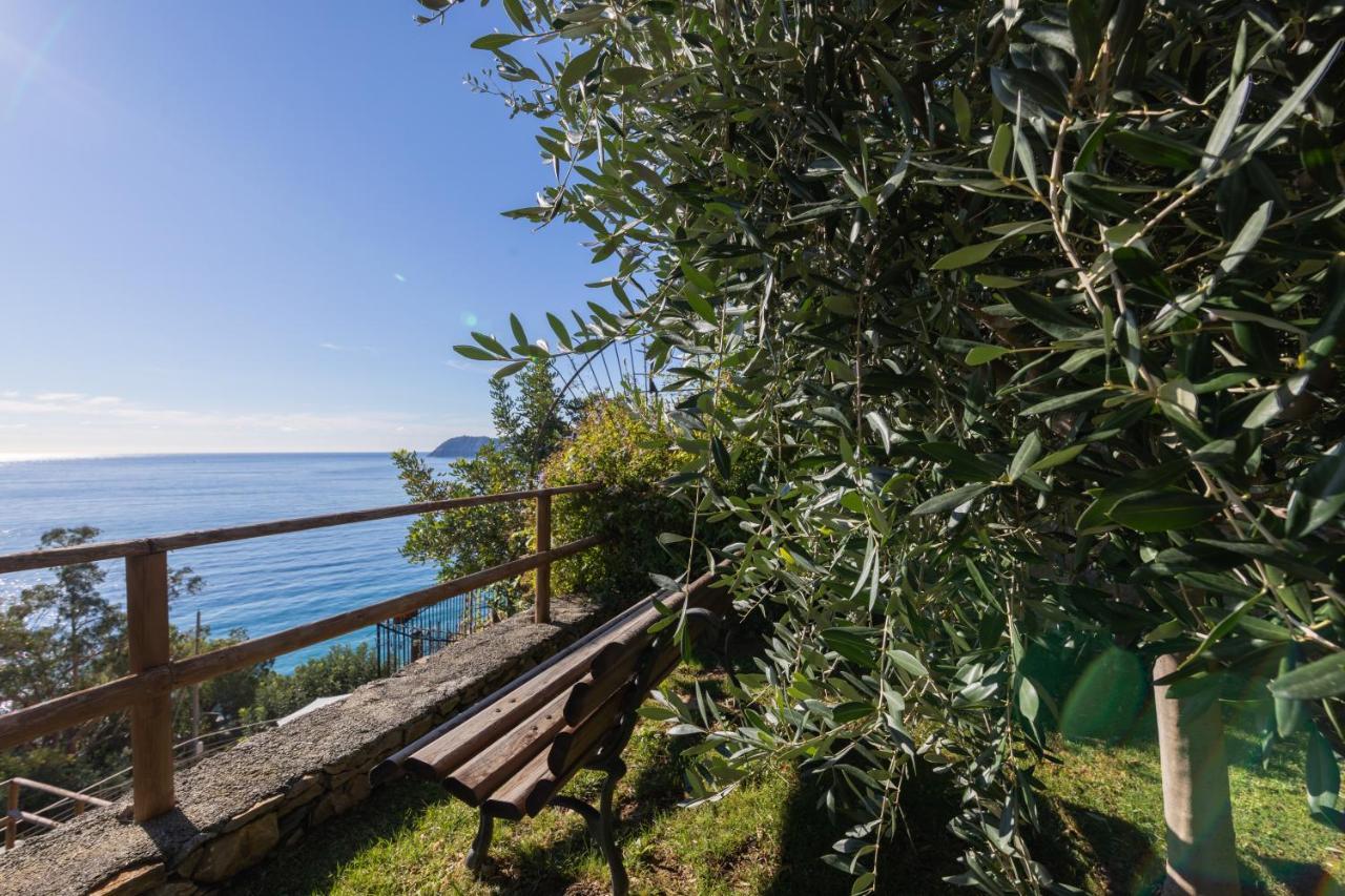 La Sterlizia Di Santa Croce Hotel Alassio Luaran gambar