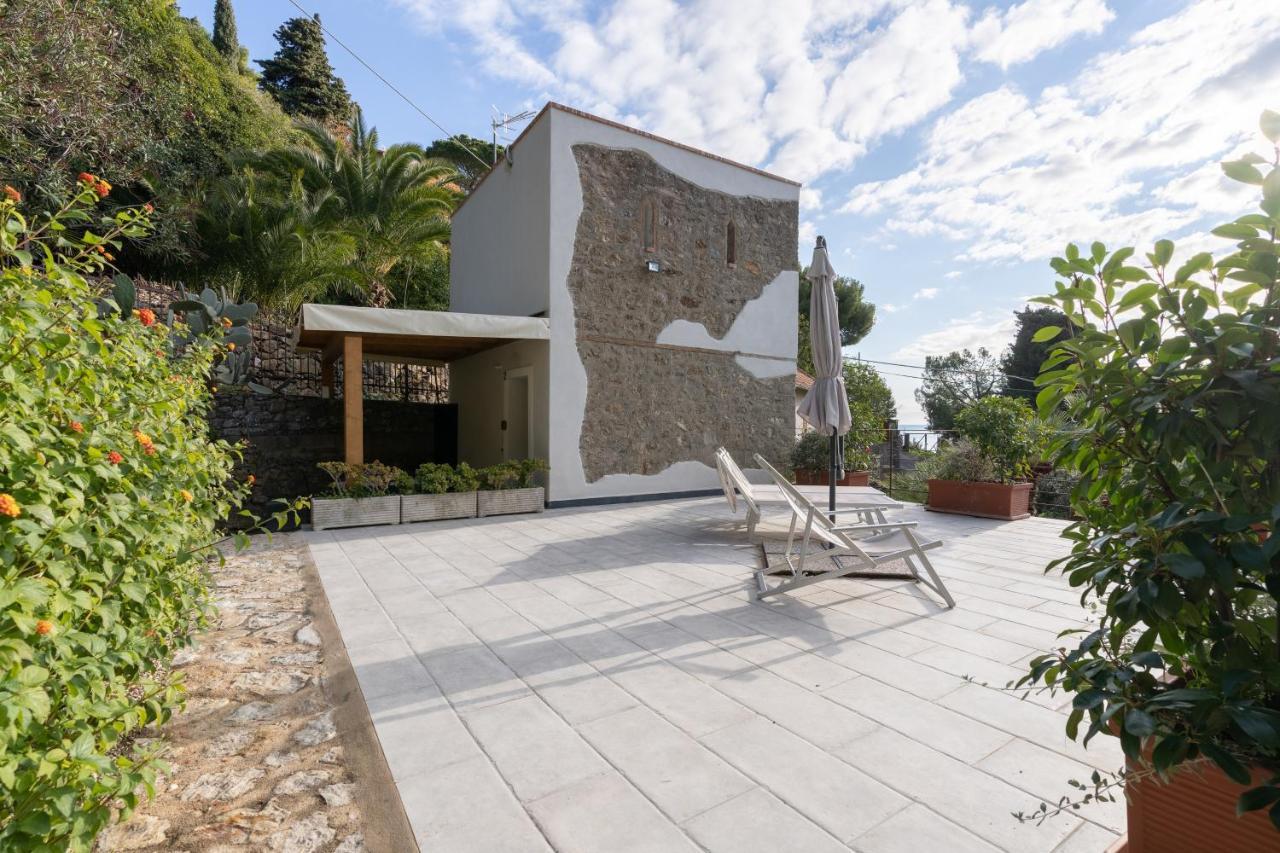La Sterlizia Di Santa Croce Hotel Alassio Luaran gambar